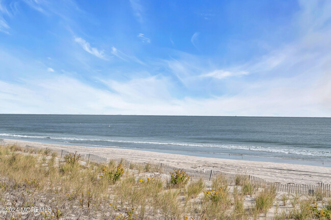 Building Photo - 37 Dune Terrace