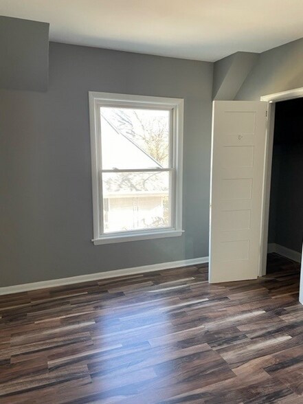 Building Photo - 233 W Locust St