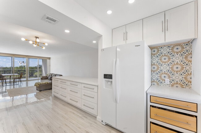 Building Photo - 3001 S Course Dr