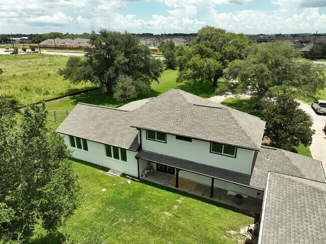 Building Photo - 16435 Telge Rd