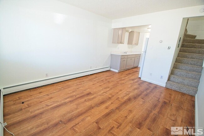 Building Photo - 511 Country Village Dr