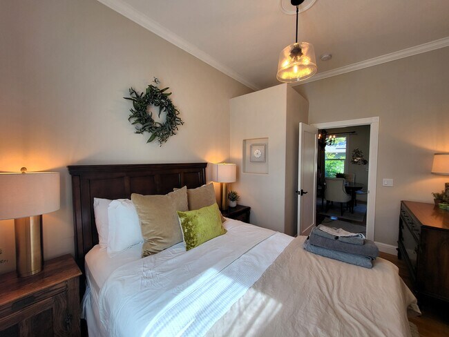 Building Photo - 119 Commercial St