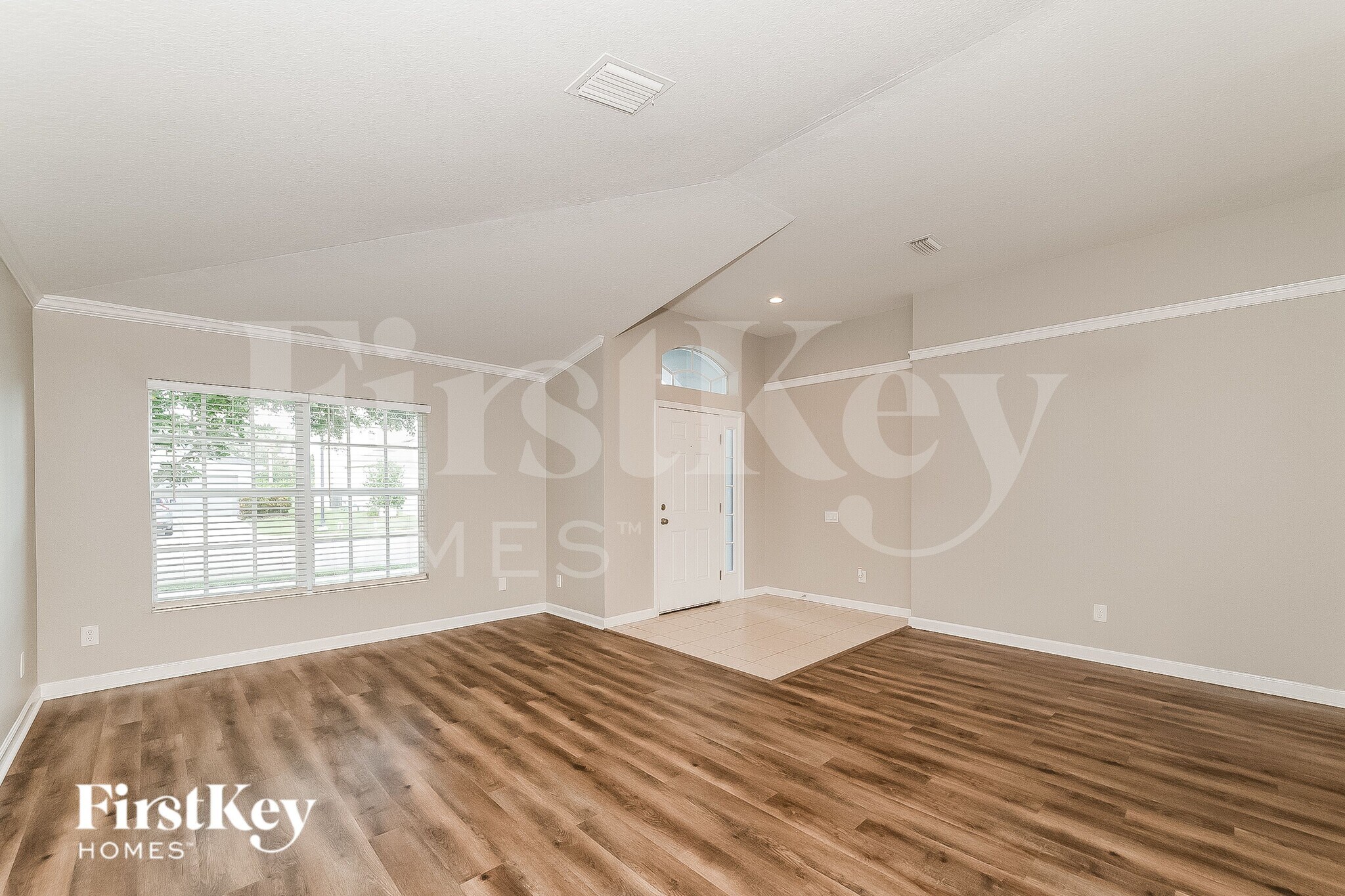 Building Photo - 5825 100th Ave E