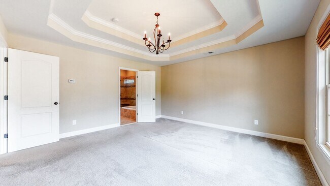 Building Photo - HOUSE FOR RENT