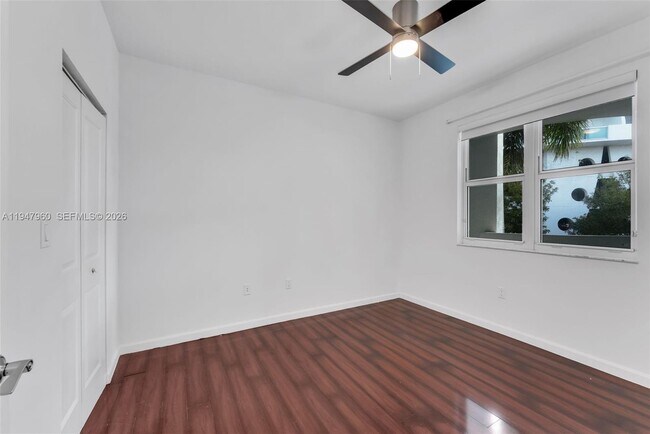 Building Photo - 7914 Harbor Island Dr