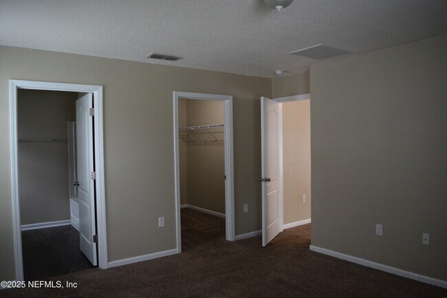 Building Photo - 3583 Sunfish Dr