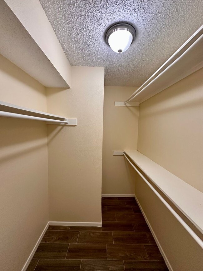 Building Photo - 2 bedroom 2 bathroom Duplex in 76015