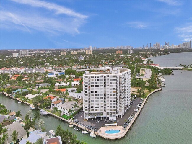 Building Photo - 11930 N Bayshore Dr