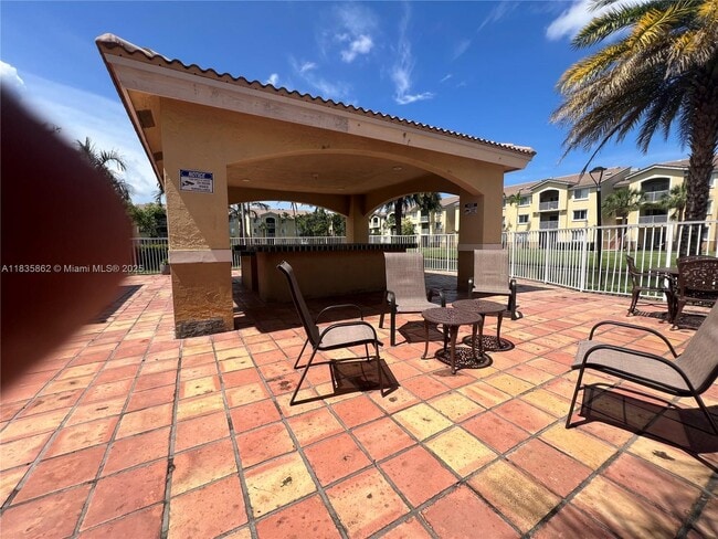 Building Photo - 2600 S University Dr