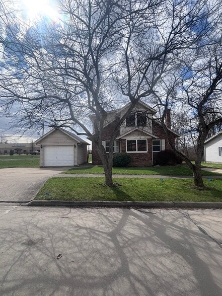 Building Photo - 2617 Peach Ln