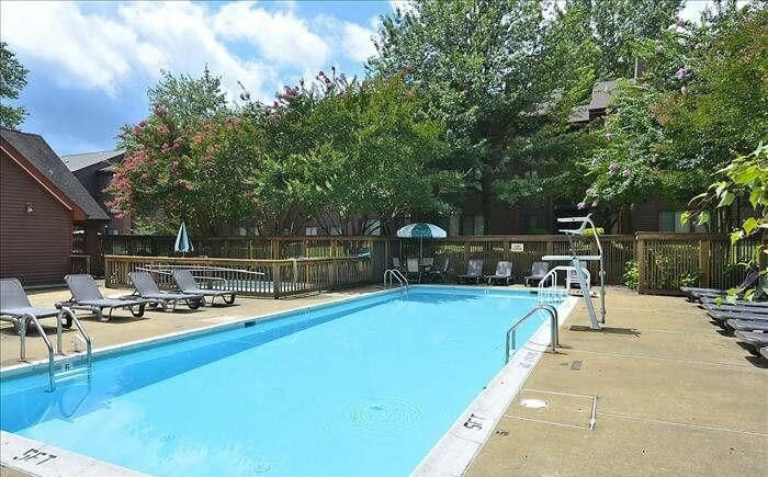 Building Photo - 2815 Lee Oaks Ct