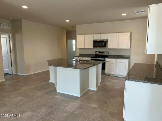 Building Photo - 3473 Encanto St