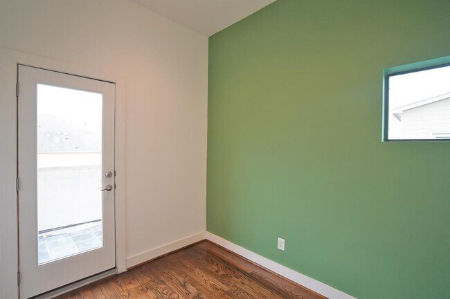 Building Photo - 4611 Austin St