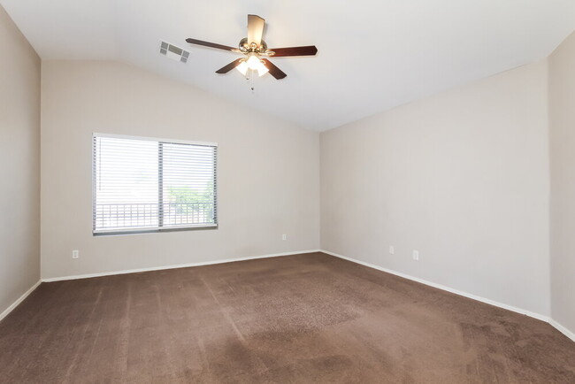 Building Photo - 16186 N 158th Dr