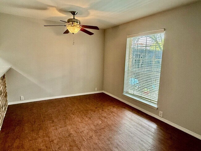 Building Photo - 525 Heights Blvd