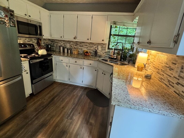 Building Photo - 4330 Falcon Crest Dr