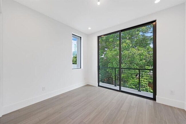 Building Photo - 204 Osceola Park Ln