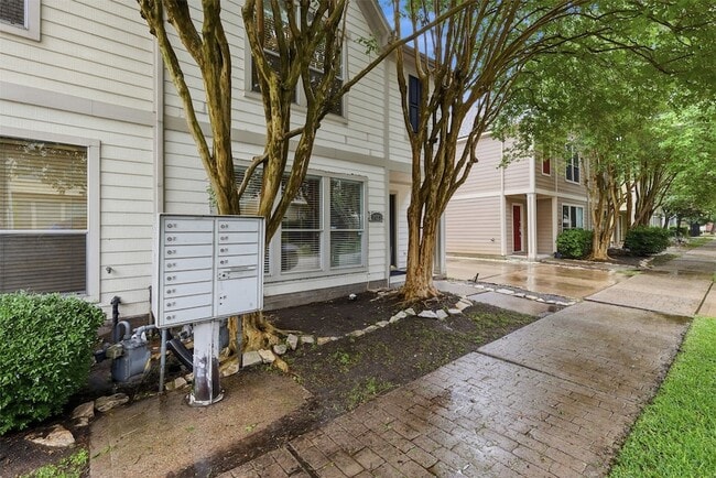 Building Photo - 1923 Bailey St