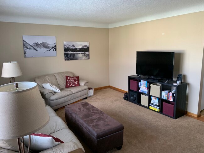 Building Photo - 854 8th Ave S