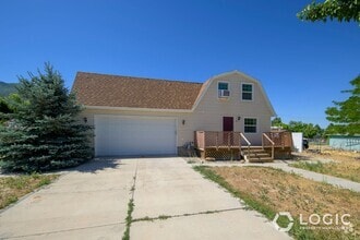 Building Photo - Home in Manti