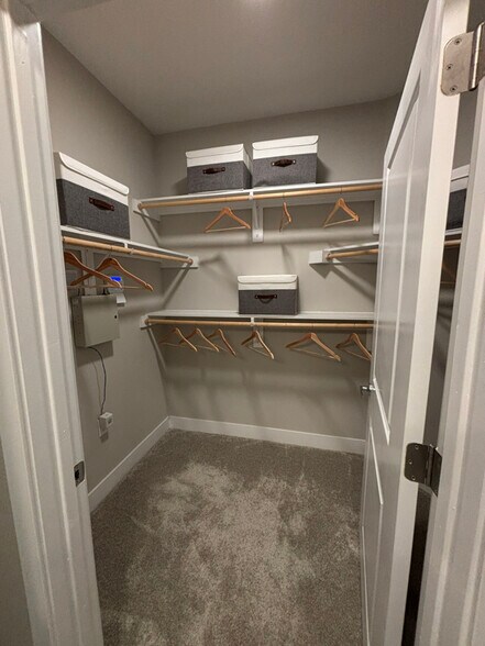 Building Photo - 502 Commercial Lp