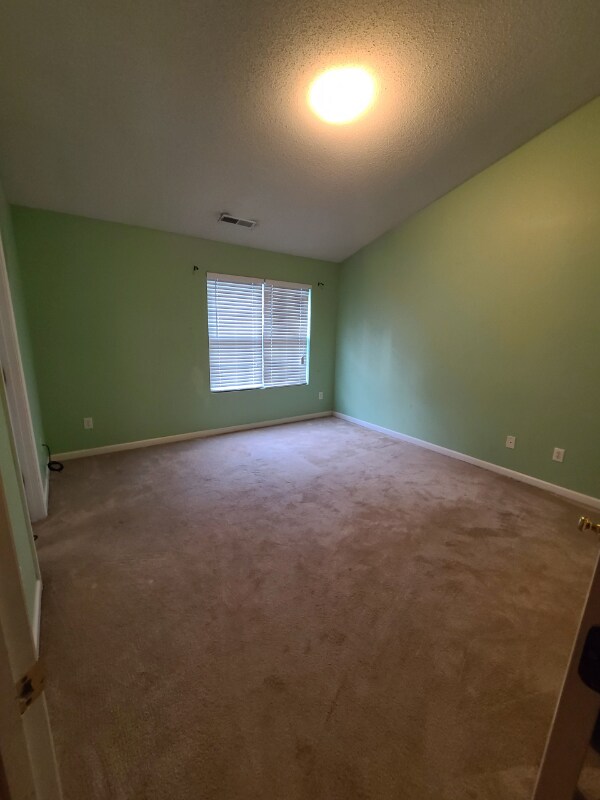 Building Photo - 107 Queensberry Ct