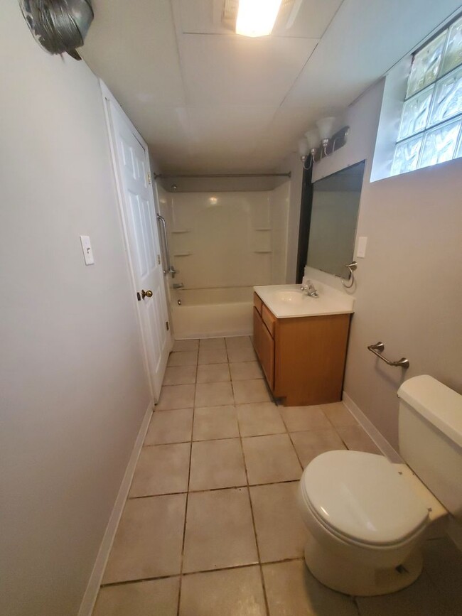 Building Photo - 2 Bed 2 Bath House with a One Car Garage