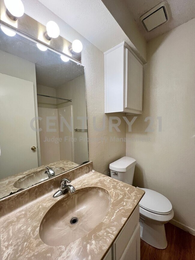 Building Photo - LAST 2 MONTHS RENT FREE!!! Great 2-Story 2/2.5 Condo Close to UNT For Rent!
