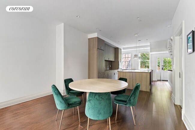 Building Photo - 96 Barrow St