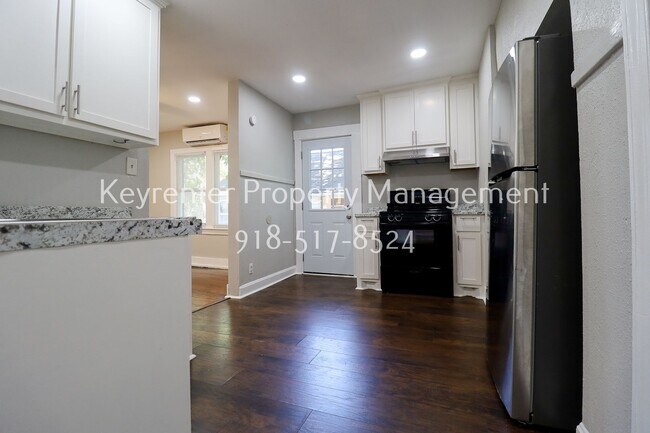 Building Photo - 345 S Zunis Ave