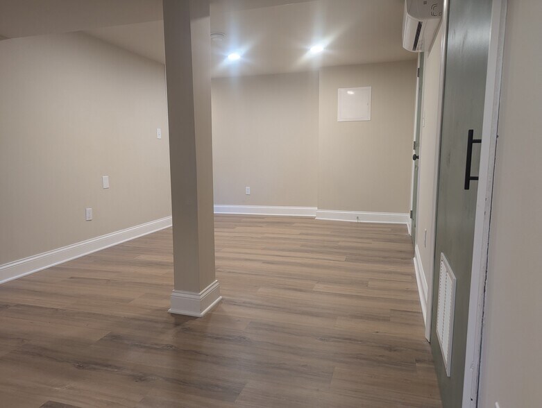 Living room - 6504 Hansford St
