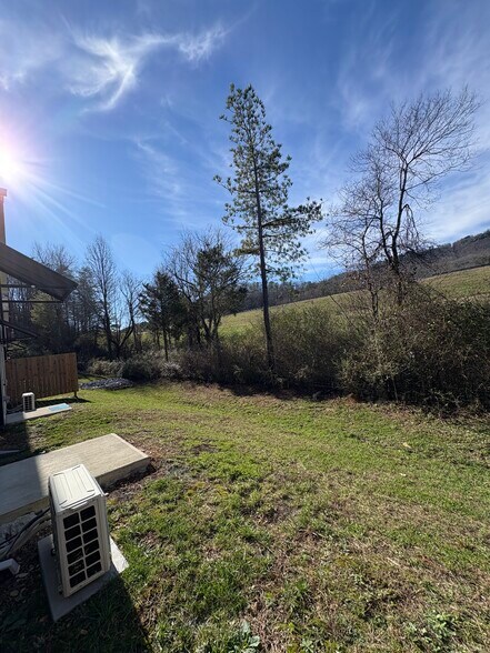 Building Photo - 5535 Stream Ln