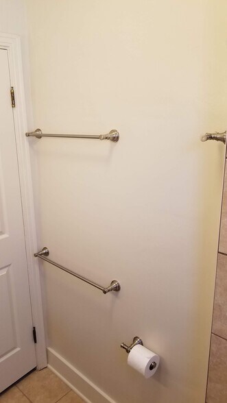 Bathroom 1 - 309 Lawn St