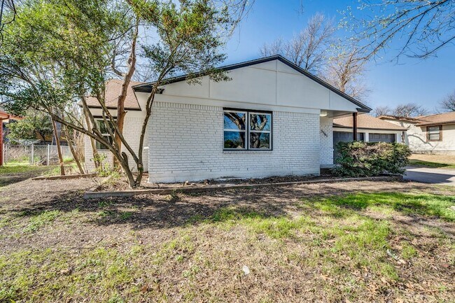 Building Photo - 3561 Westfield Ave