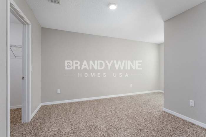 Building Photo - 8654 Ravenna Dr