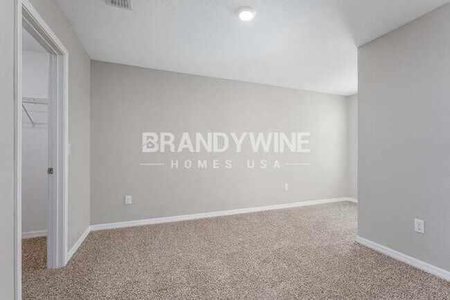 Building Photo - 5637 Mercado Dr