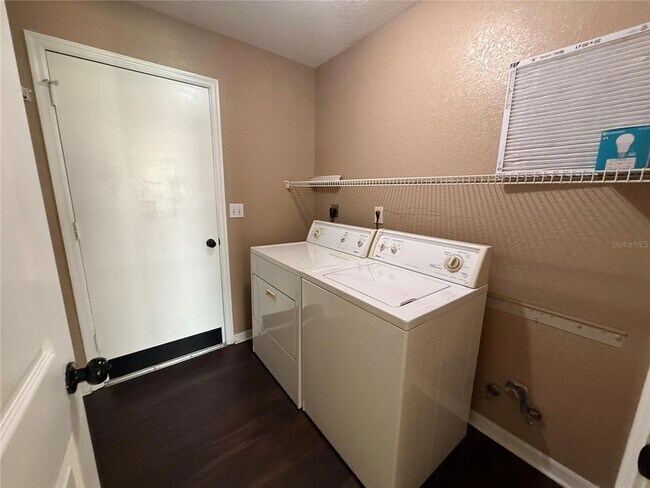 Building Photo - 10805 SE 44th Terrace