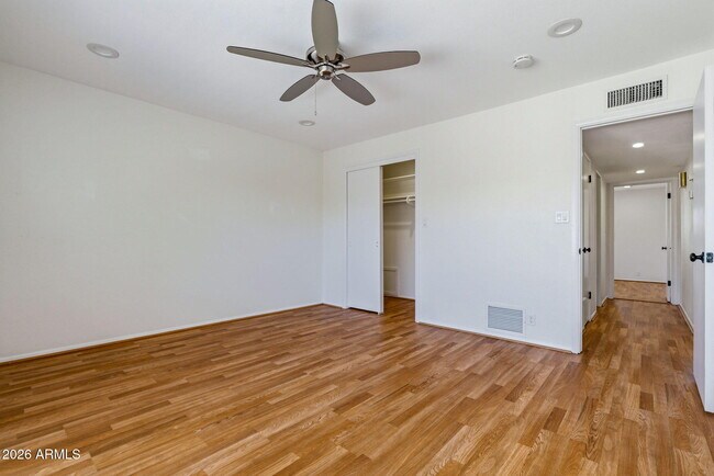 Building Photo - 3640 E Montecito Ave