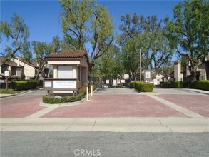 Building Photo - 19 Goldstar Pl