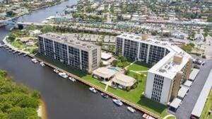 Building Photo - 1629 Riverview Rd