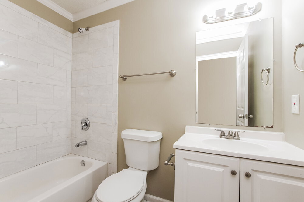 Building Photo - 2010 Longdale Dr