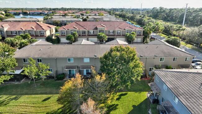 Building Photo - 2245 Portsmouth Ln