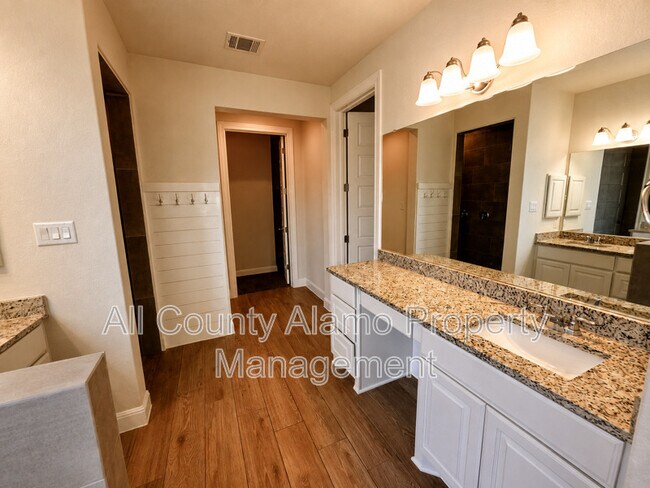 Building Photo - 216 Wexford