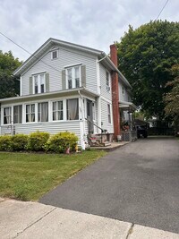 Building Photo - 157 Telyea St
