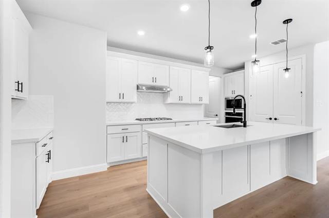 Building Photo - 1712 Goldenrod Dr