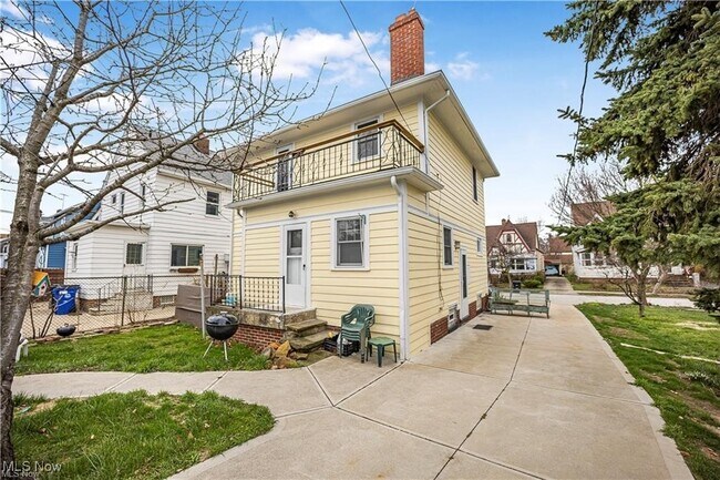 Building Photo - 17525 Crestland Rd