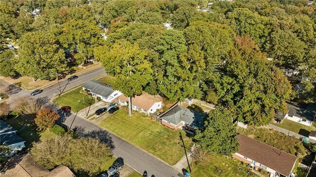 Building Photo - 408 Lineberry Rd