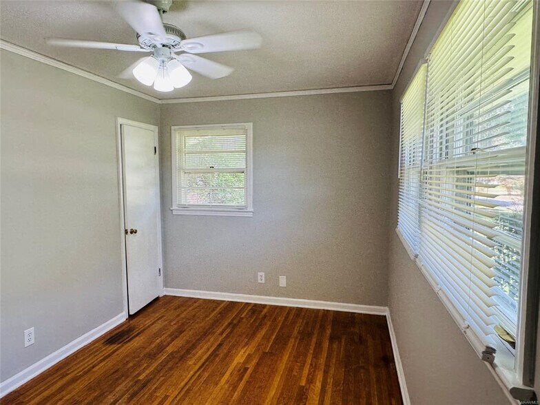 Building Photo - 664 Joryne Dr
