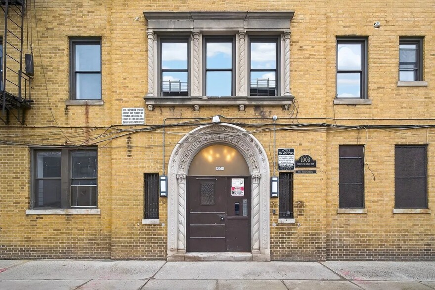 Building Photo - 1003 S Orange Ave