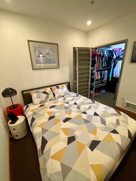 Building Photo - 1414 12th Ave